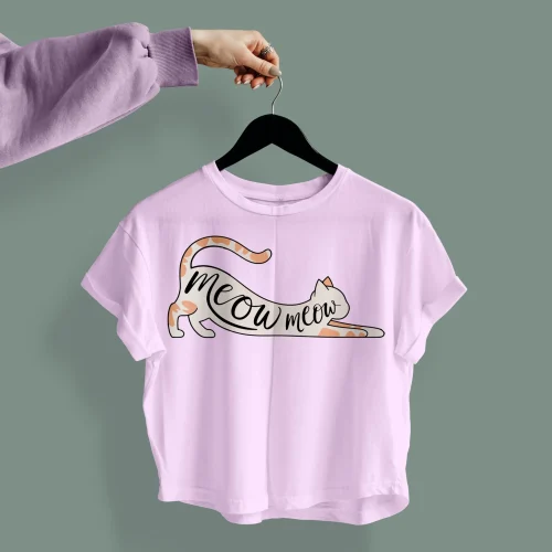 Free Loose Fit Female Cropped T-Shirt Mockup PSD
